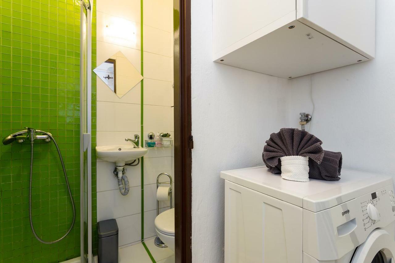 Stylish Apartment On Riverside Praha Exteriér fotografie